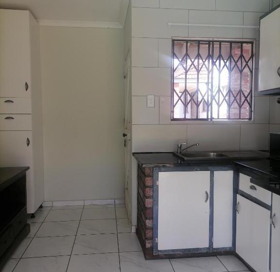 פנסיון Best Of Pearls Guesthouse