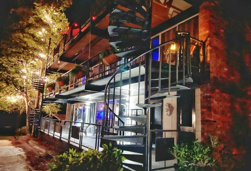 ペンション Revival Adventures Micro Resort