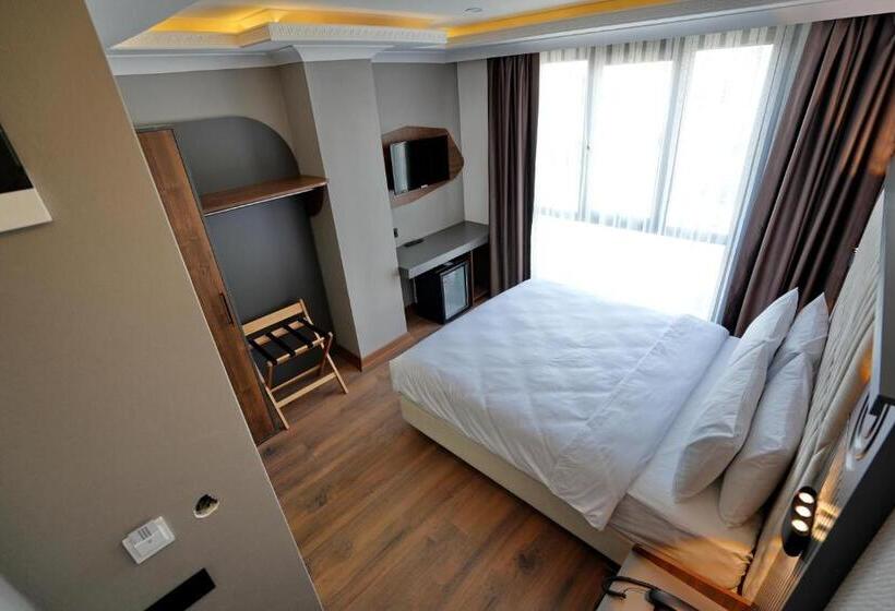 هتل Shelton Airport