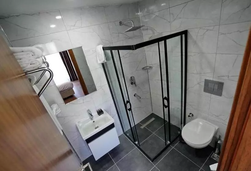 Hotelli Shelton Airport