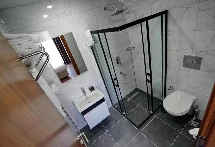 Hotelli Shelton Airport