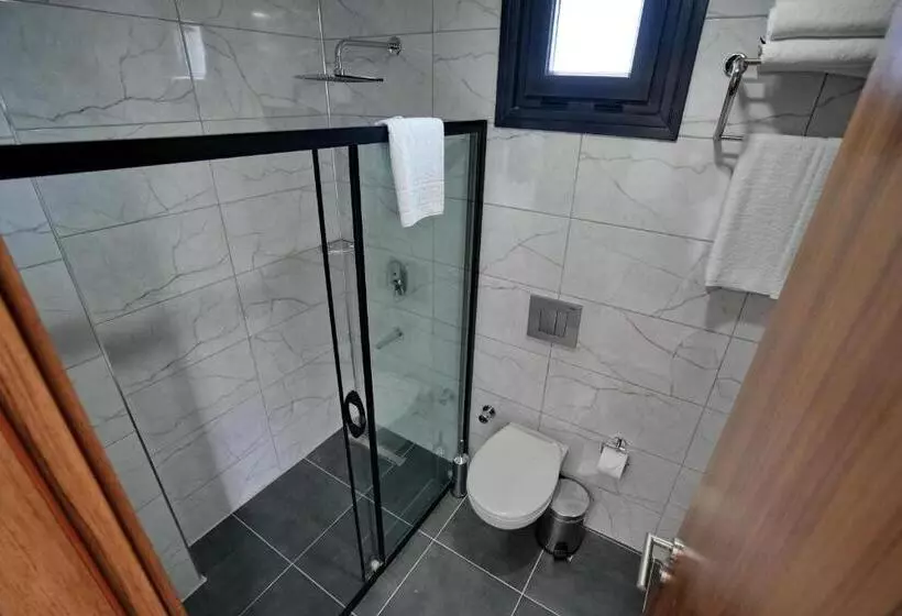 Hotelli Shelton Airport