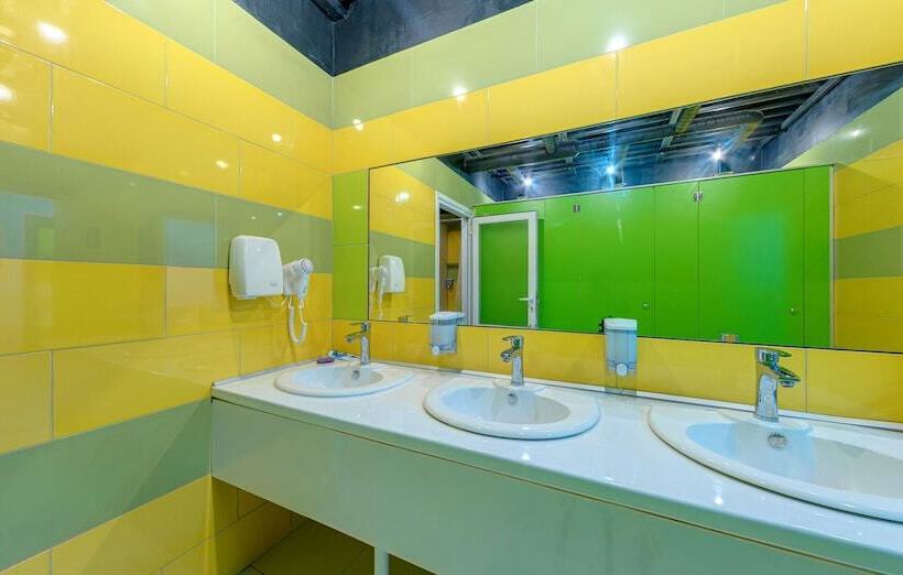 Green Cube Capsule Hostel