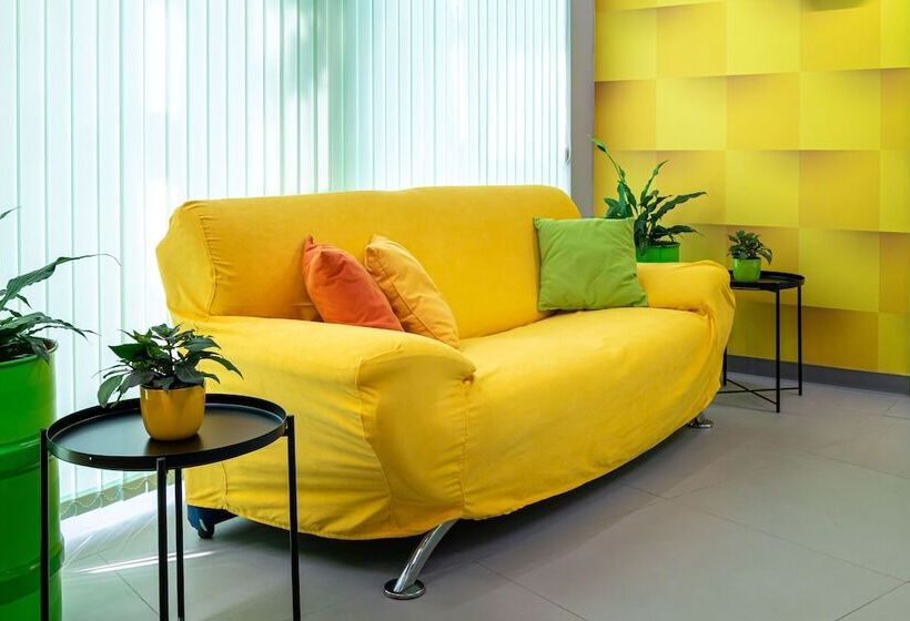 Green Cube Capsule Hostel