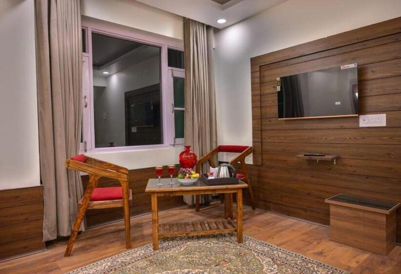 Hotell Treebo Royal Park   7 Km From Dal Lake