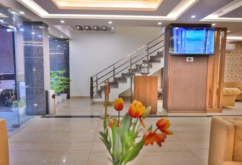 Hotell Treebo Royal Park   7 Km From Dal Lake