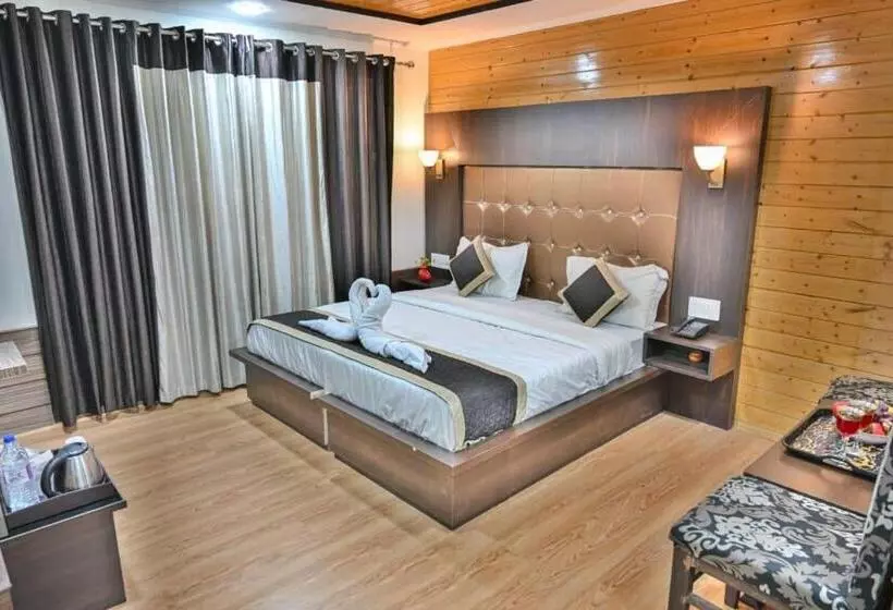 Hotelli Treebo Royal Park   7 Km From Dal Lake