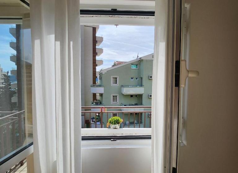 پانسیون Bela Kuća Studio Apartments Na Korak Do Mora A Step To The Sea