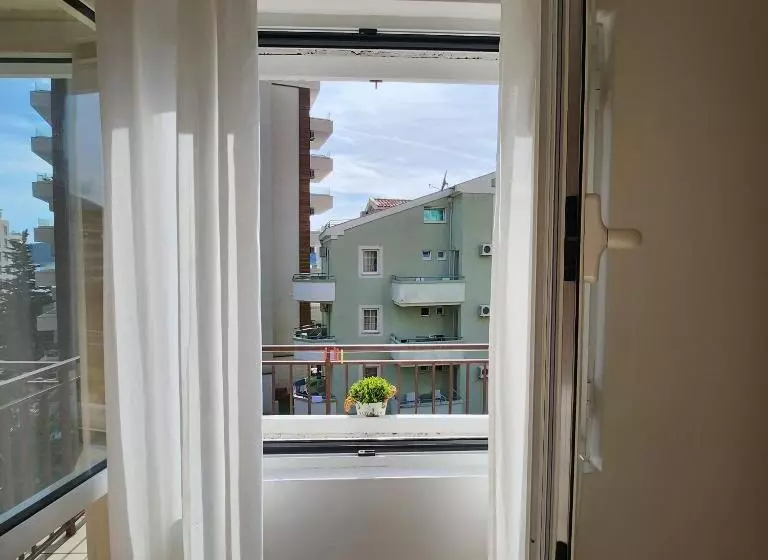 پانسیون Bela Kuća Studio Apartments Na Korak Do Mora A Step To The Sea