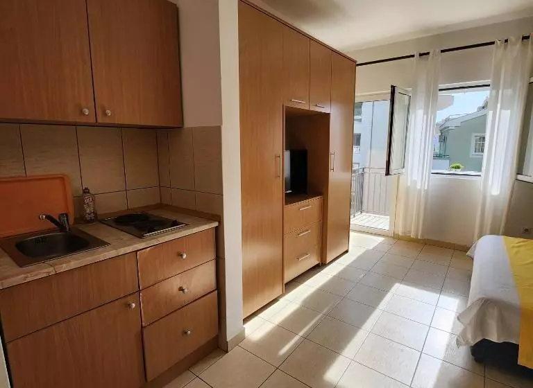 پانسیون Bela Kuća Studio Apartments Na Korak Do Mora A Step To The Sea