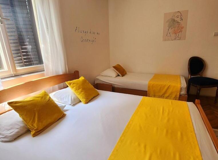 پانسیون Bela Kuća Studio Apartments Na Korak Do Mora A Step To The Sea