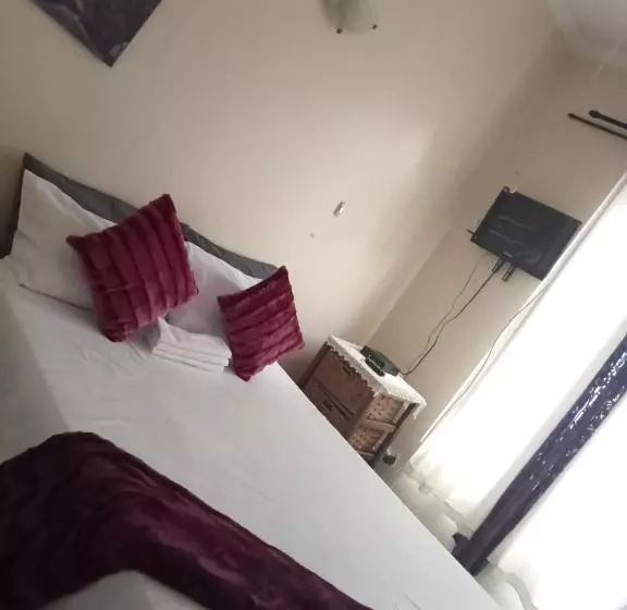 ペンション Holy And Joy Guesthouse