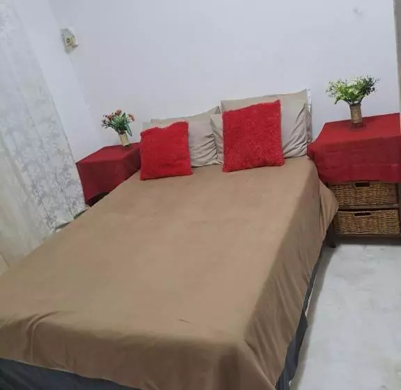 ペンション Holy And Joy Guesthouse