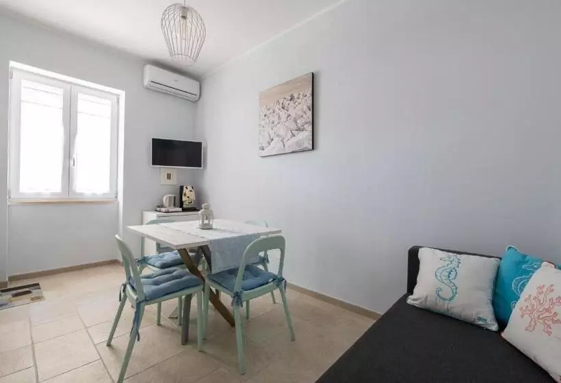 Majatalo Appartamenti Riva Vieste Suites