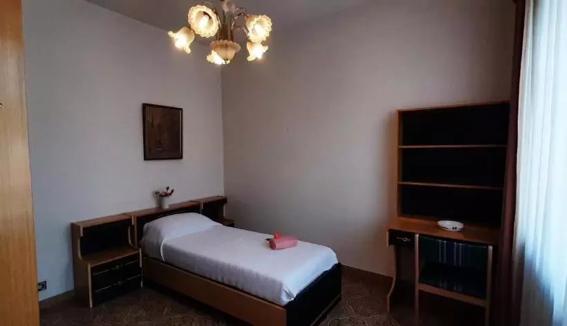 ペンション Sa Prenda E Oro