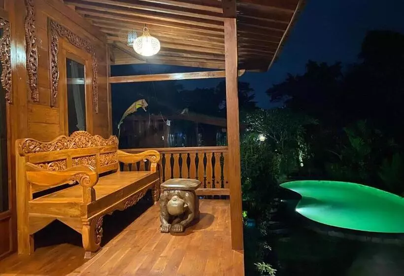 ペンション Virani Villa