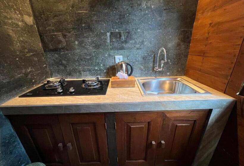 膳宿费 Virani Villa