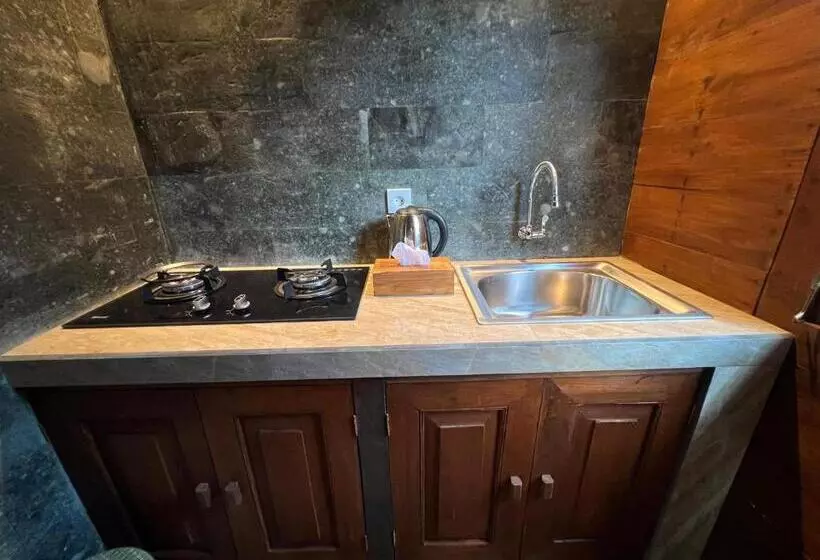 ペンション Virani Villa