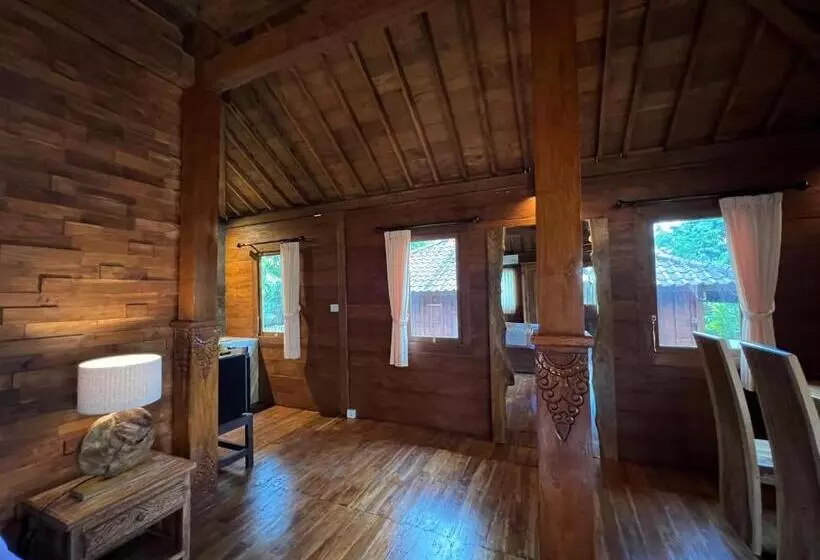 ペンション Virani Villa