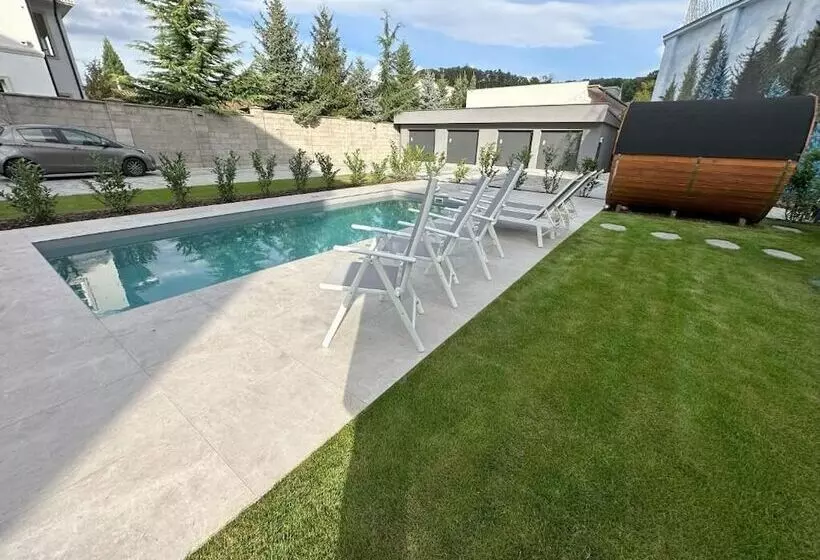 Dohnanyi Villa By Chors