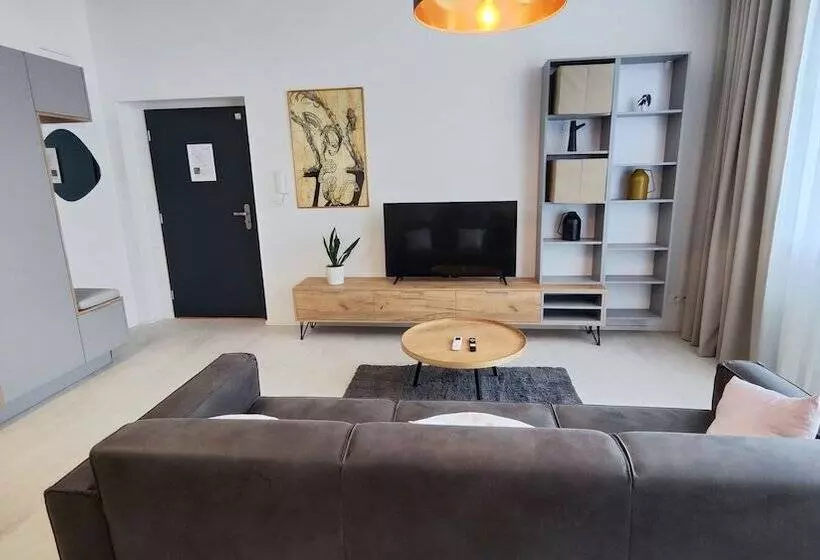 Dohnanyi Villa By Chors