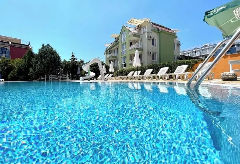 ホテル Mint Family