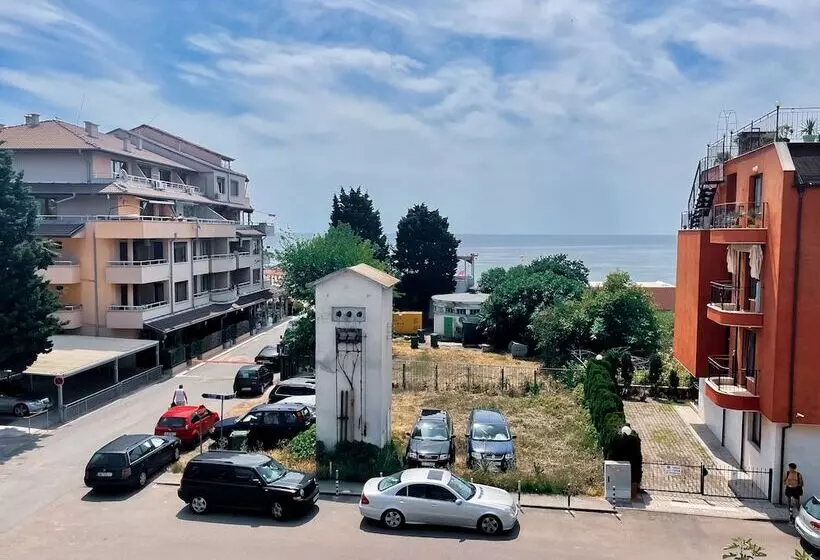 ホテル Mint Family