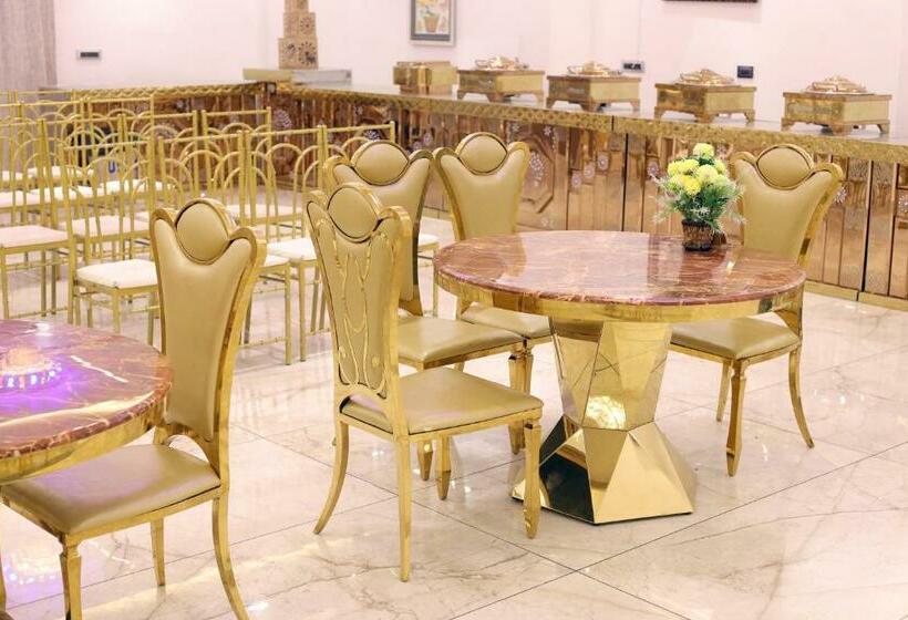 Отель The Divine शानदार कमरे के साथ