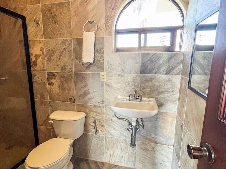 پانسیون Las Quintas