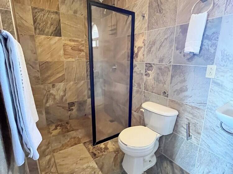 پانسیون Las Quintas