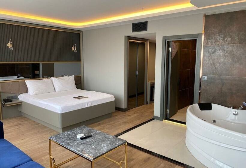 酒店 216 Ruby Suite