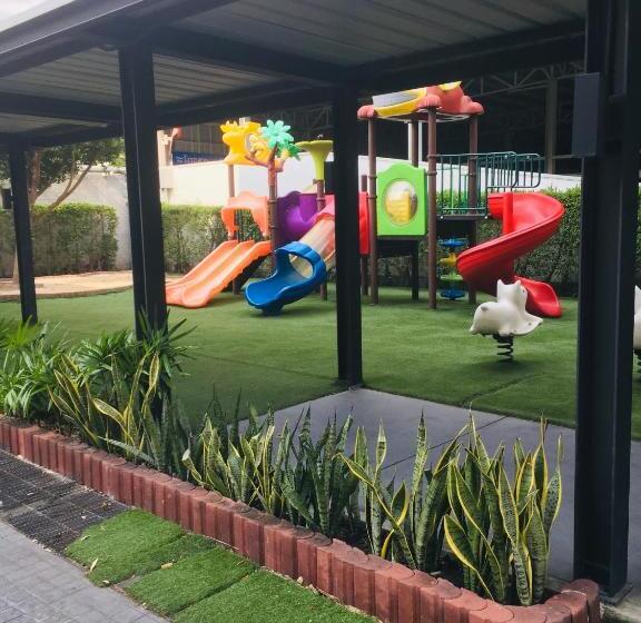 فندق Citiresort @sea Sriracha