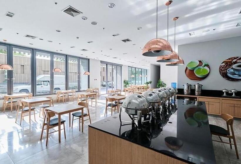 فندق Citiresort @sea Sriracha