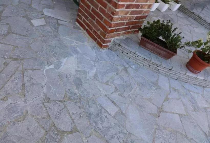 هتل Kalaja