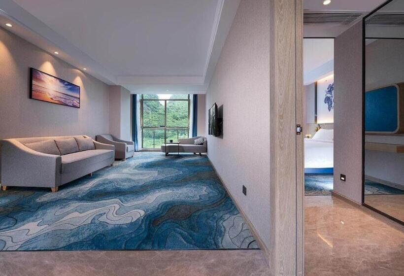 Kyriad Marvelous Hotel Hezhou Wanda Plaza