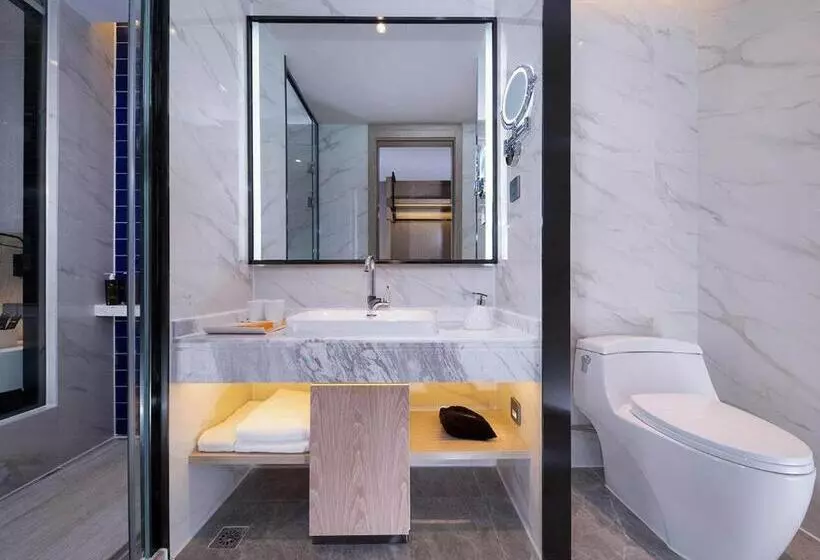 Kyriad Marvelous Hotel Hezhou Wanda Plaza