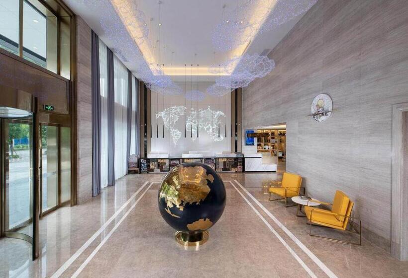 Kyriad Marvelous Hotel Hezhou Wanda Plaza