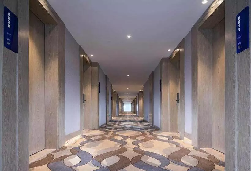 Kyriad Marvelous Hotel Hezhou Wanda Plaza