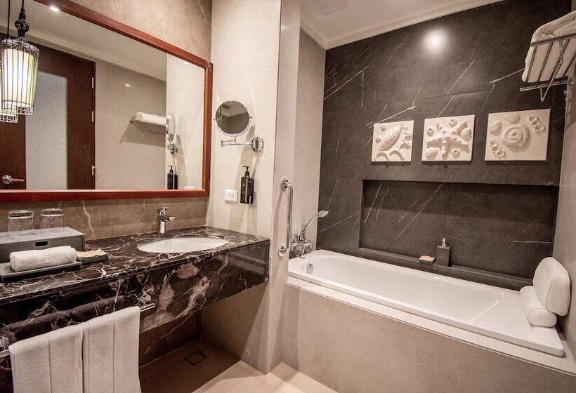 Hotelli Mandarin Bay Resort And Spa