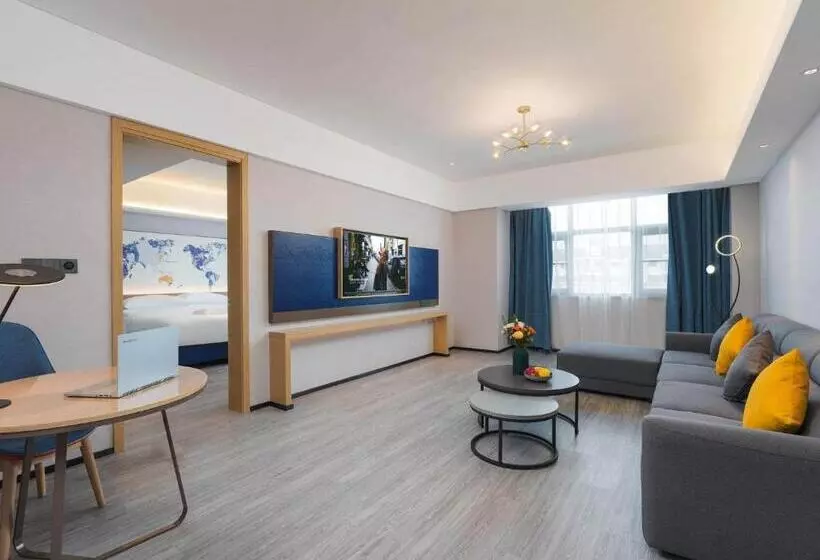 Kyriad Hotel Baoying Jinyuan Square High Speed Railway Station