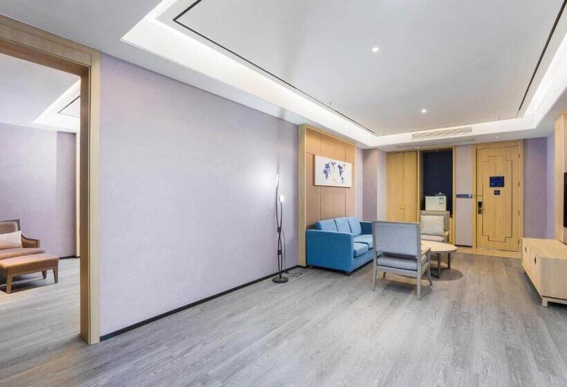 Kyriad Hotel Baoying Jinyuan Square High Speed Railway Station