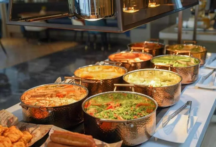 Kyriad Hotel Baoying Jinyuan Square High Speed Railway Station