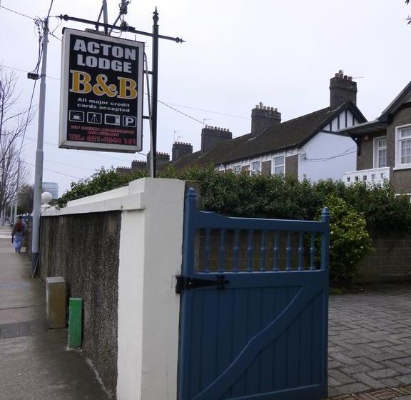 ベッドアンドブレックファースト Acton Lodge Guesthouse