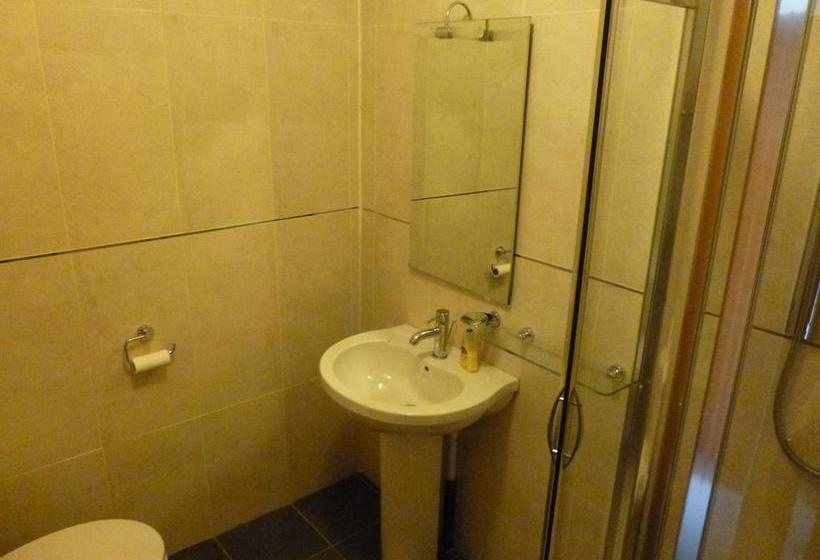 ベッドアンドブレックファースト Acton Lodge Guesthouse