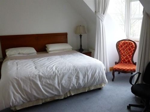 ベッドアンドブレックファースト Acton Lodge Guesthouse