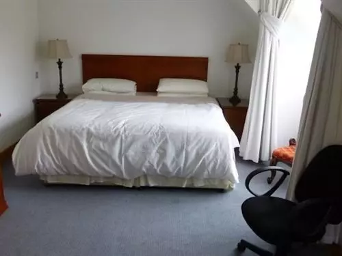 ベッドアンドブレックファースト Acton Lodge Guesthouse