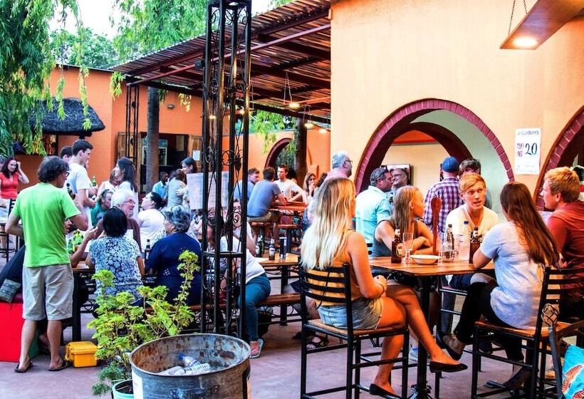 هاستل Jollyboys Backpackers