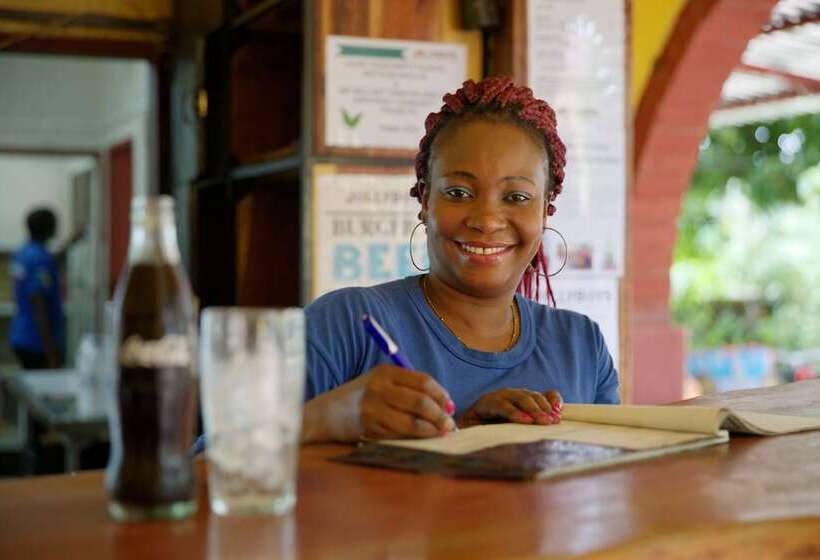 هاستل Jollyboys Backpackers