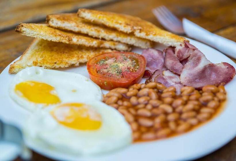 هاستل Jollyboys Backpackers