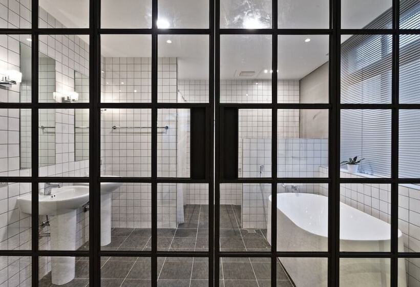 تختخواب و صبحانه Island House